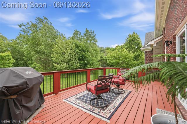 Builiding view fifty four for 23740 Stoneleigh, South Lyon, MI. 48178