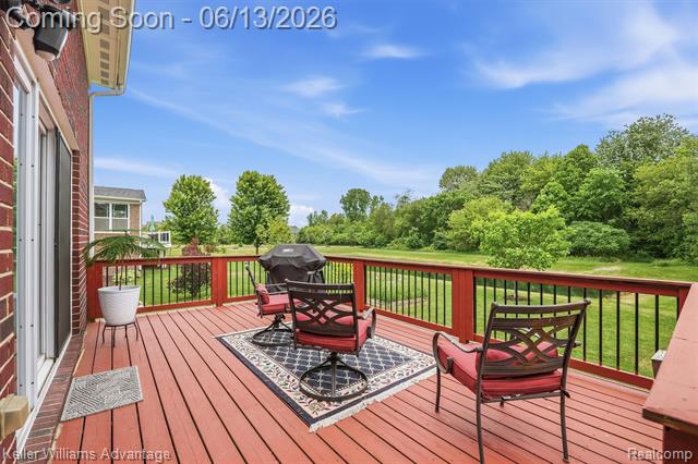 Builiding view fifty three for 23740 Stoneleigh, South Lyon, MI. 48178