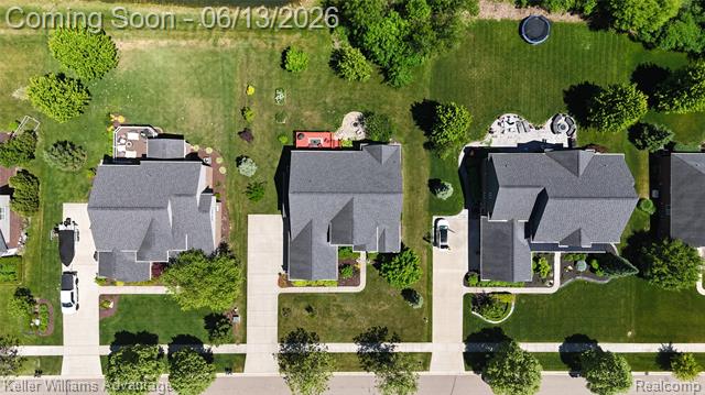 Builiding view five for 23740 Stoneleigh, South Lyon, MI. 48178