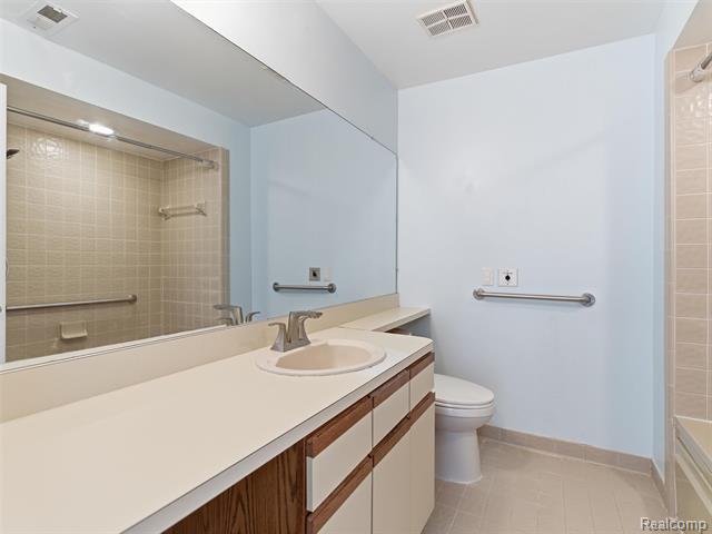Builiding view eighteen for 6605 Firestone, West Bloomfield, MI. 48322