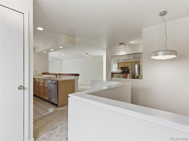 Builiding view nine for 6605 Firestone, West Bloomfield, MI. 48322