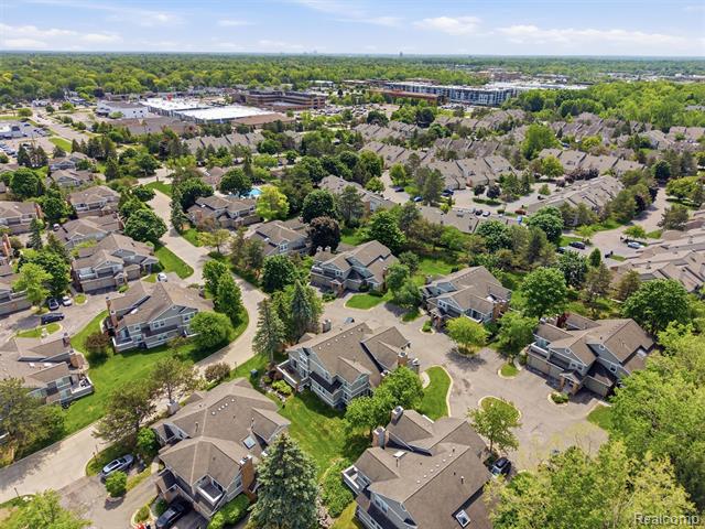 Builiding view thirty five for 6605 Firestone, West Bloomfield, MI. 48322