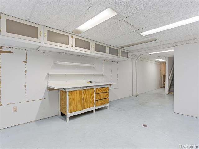 Builiding view twenty seven for 6605 Firestone, West Bloomfield, MI. 48322