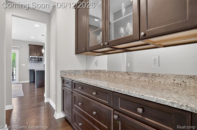 Builiding view fifteen for 24576 Turnburry, South Lyon, MI. 48178