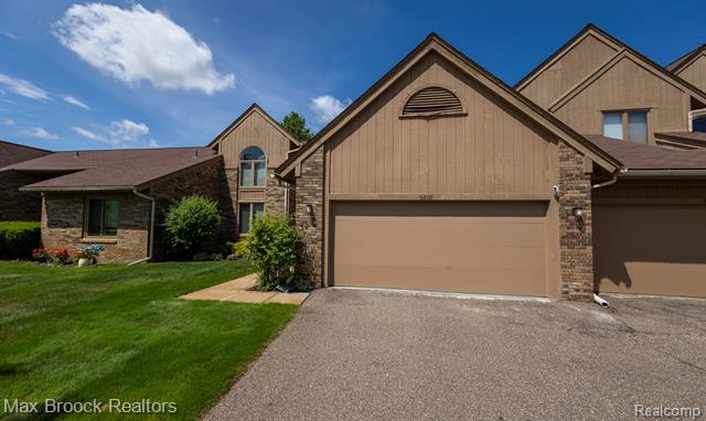 Builiding view two for 6606 Westbrooke, West Bloomfield, MI. 48322