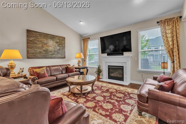 Builiding view eighteen for 23719 Stoneleigh, South Lyon, MI. 48178