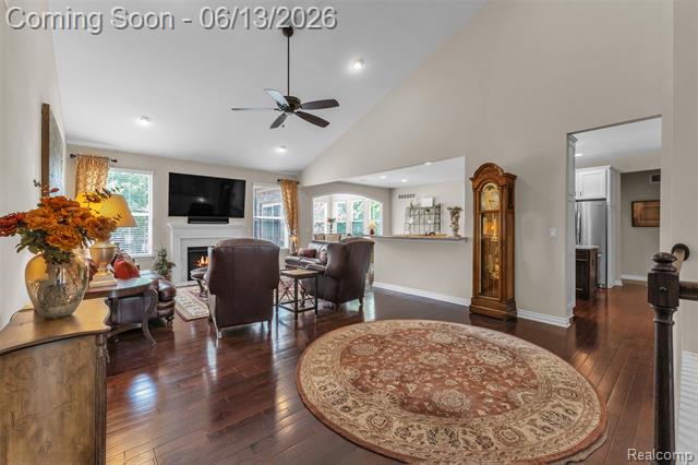 Builiding view fifteen for 23719 Stoneleigh, South Lyon, MI. 48178