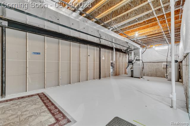 Builiding view fifty two for 23719 Stoneleigh, South Lyon, MI. 48178