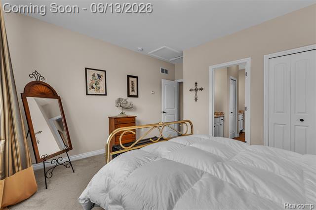 Builiding view thirty five for 23719 Stoneleigh, South Lyon, MI. 48178