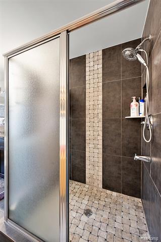 Builiding view fifty for 4095 Rockingham, Troy, MI. 48085