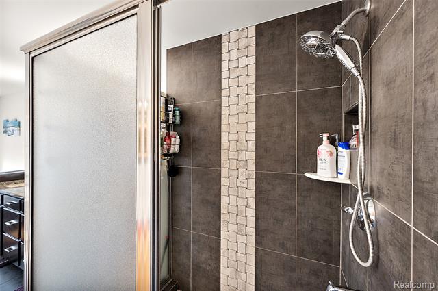 Builiding view forty nine for 4095 Rockingham, Troy, MI. 48085