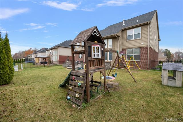 Builiding view seventy eight for 4095 Rockingham, Troy, MI. 48085