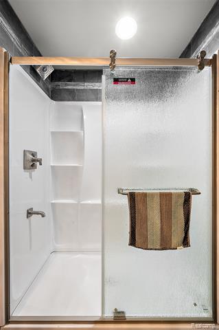 Builiding view seventy two for 4095 Rockingham, Troy, MI. 48085