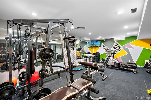 Builiding view sixty one for 4095 Rockingham, Troy, MI. 48085