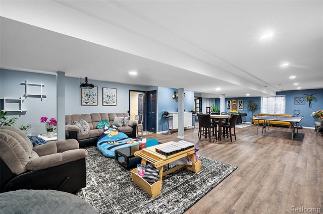 Builiding view sixty six for 4095 Rockingham, Troy, MI. 48085