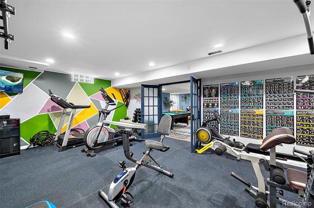 Builiding view sixty three for 4095 Rockingham, Troy, MI. 48085