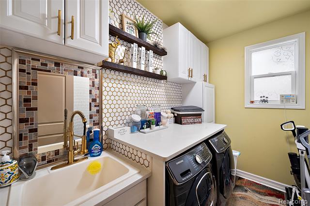 Builiding view thirty four for 4095 Rockingham, Troy, MI. 48085