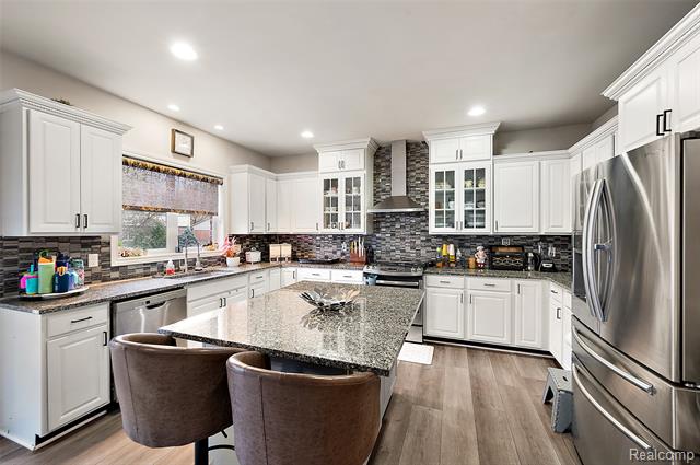 Builiding view thirty one for 4095 Rockingham, Troy, MI. 48085