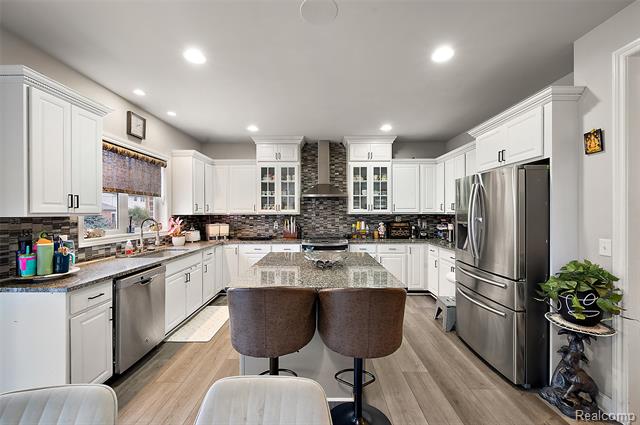 Builiding view thirty for 4095 Rockingham, Troy, MI. 48085