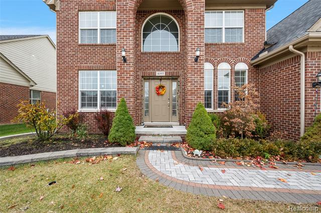 Builiding view two for 4095 Rockingham, Troy, MI. 48085