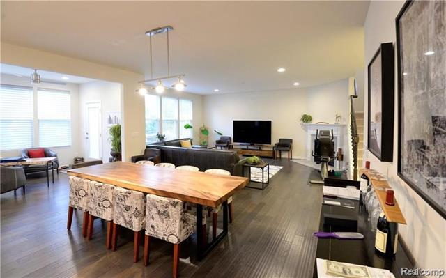 Builiding view four for 31085 Tremont, Franklin, MI. 48025