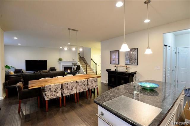 Builiding view nine for 31085 Tremont, Franklin, MI. 48025