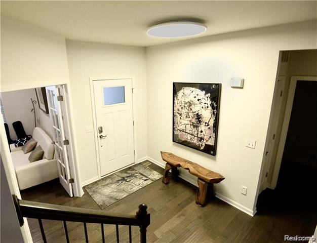 Builiding view seventeen for 31085 Tremont, Franklin, MI. 48025