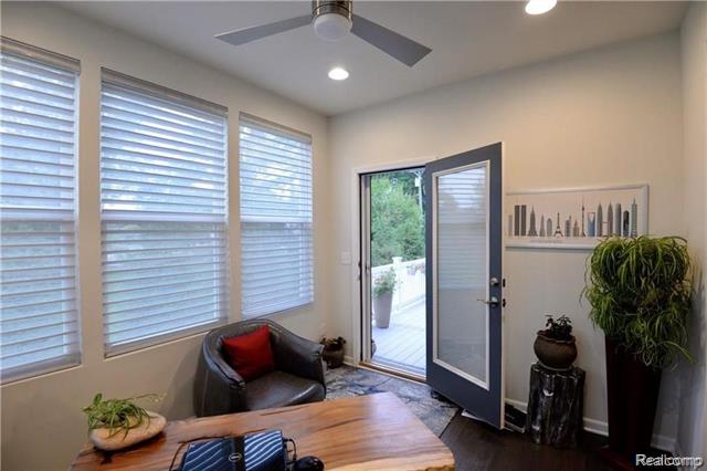 Builiding view thirteen for 31085 Tremont, Franklin, MI. 48025