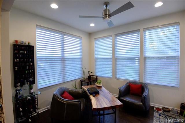 Builiding view twelve for 31085 Tremont, Franklin, MI. 48025