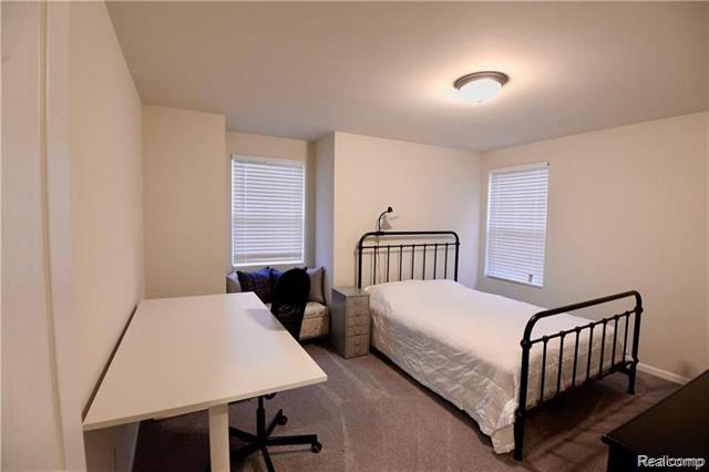 Builiding view twenty eight for 31085 Tremont, Franklin, MI. 48025