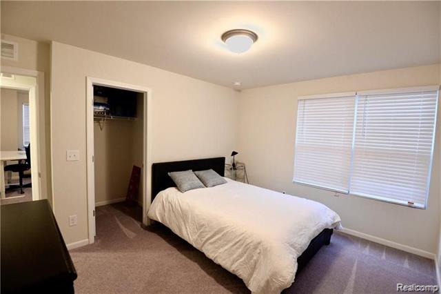 Builiding view twenty nine for 31085 Tremont, Franklin, MI. 48025