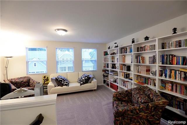 Builiding view twenty six for 31085 Tremont, Franklin, MI. 48025