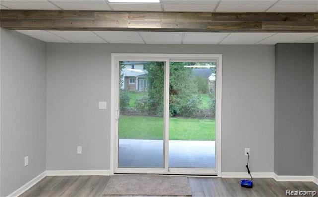 Builiding view twenty for 31085 Tremont, Franklin, MI. 48025