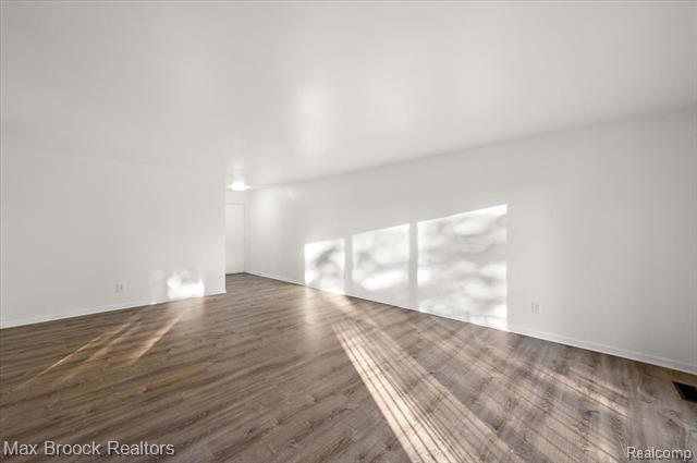 Builiding view seven for 2383 Mulberry Sq Apt 67, Bloomfield Hills, MI. 48302