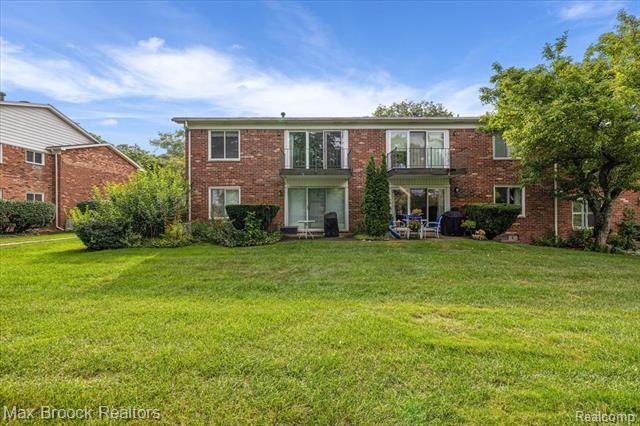 Builiding view thirty five for 2383 Mulberry Sq Apt 67, Bloomfield Hills, MI. 48302