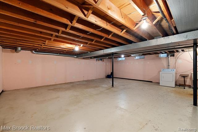 Builiding view thirty two for 2383 Mulberry Sq Apt 67, Bloomfield Hills, MI. 48302