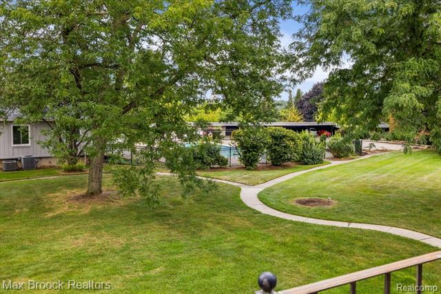 Builiding view thirty for 2383 Mulberry Sq Apt 67, Bloomfield Hills, MI. 48302