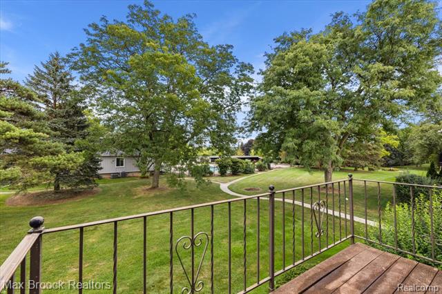 Builiding view three for 2383 Mulberry Sq Apt 67, Bloomfield Hills, MI. 48302