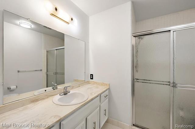 Builiding view twenty five for 2383 Mulberry Sq Apt 67, Bloomfield Hills, MI. 48302