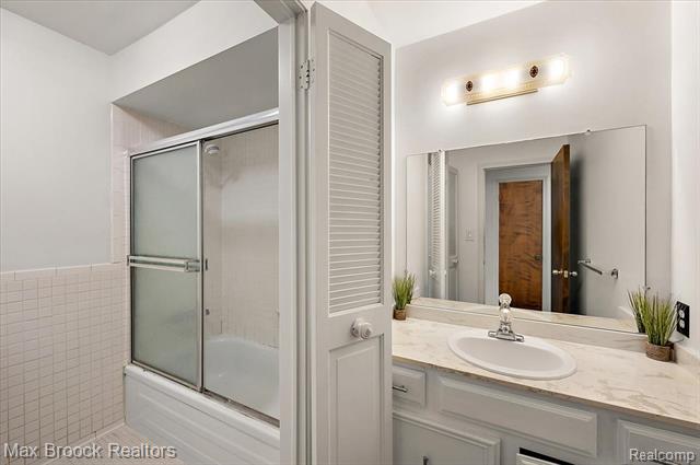 Builiding view twenty one for 2383 Mulberry Sq Apt 67, Bloomfield Hills, MI. 48302