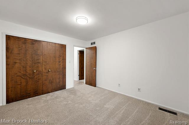 Builiding view twenty seven for 2383 Mulberry Sq Apt 67, Bloomfield Hills, MI. 48302