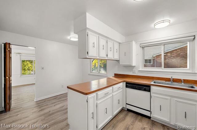 Builiding view twenty for 2383 Mulberry Sq Apt 67, Bloomfield Hills, MI. 48302