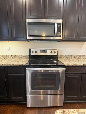 Builiding view ten for 25835 Oberlin, Novi, MI. 48374