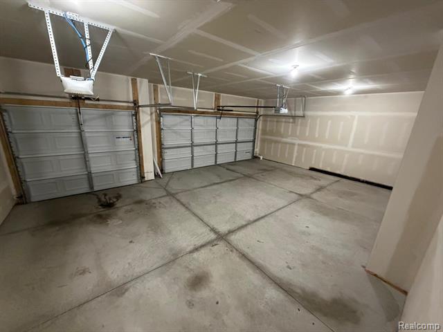 Builiding view thirty one for 25835 Oberlin, Novi, MI. 48374