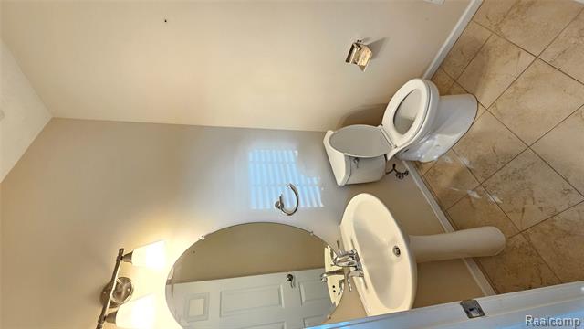 Builiding view sixteen for 41594 Mitchell, Novi, MI. 48377