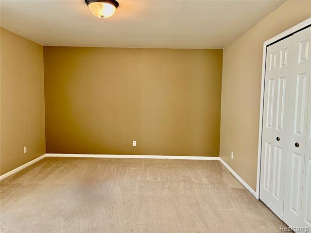 Builiding view eight for 3541 Oakmonte, Rochester, MI. 48306