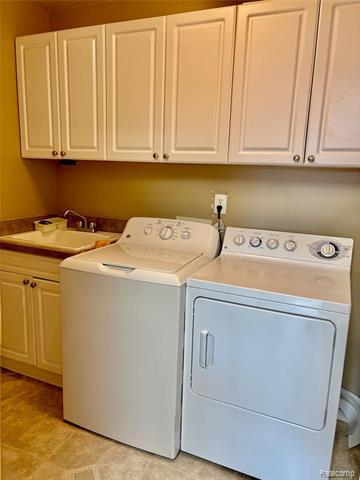 Builiding view eleven for 3541 Oakmonte, Rochester, MI. 48306