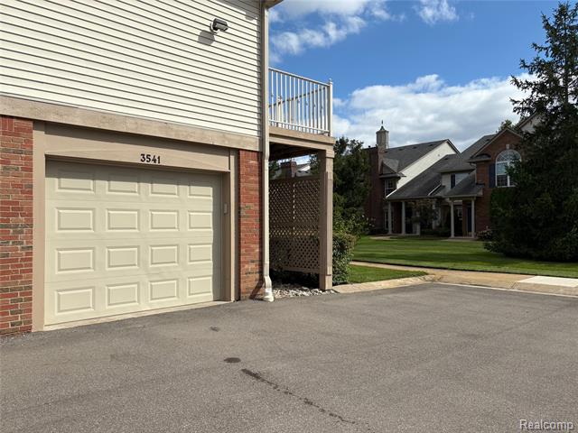 Builiding view one for 3541 Oakmonte, Rochester, MI. 48306