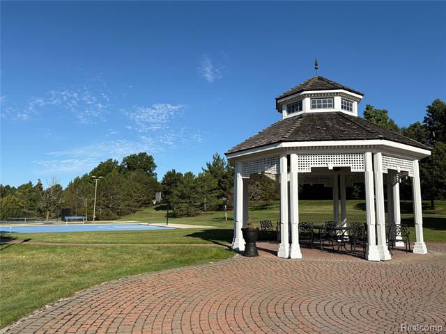 Builiding view thirteen for 3541 Oakmonte, Rochester, MI. 48306