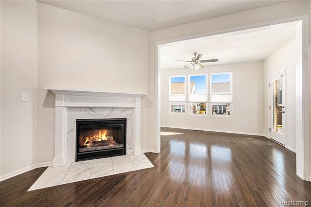 Builiding view five for 28364 Hanover, Novi, MI. 48377